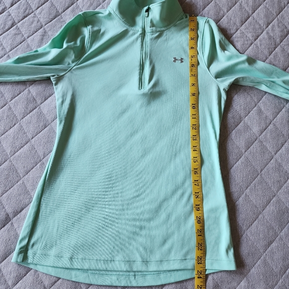 ⭐4/$20 Under Armour Pullover Size XS - Picture 8 of 9